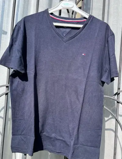 Polera azul marino Tommy Hilfiger para hombre - miniatura 2