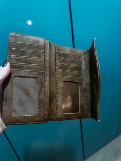 Billetera de cuero con bordado de abeja Humana - miniatura 3