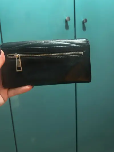 Billetera de mano negra elegante para mujer - miniatura 4