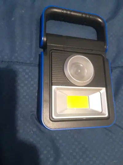 Linterna solar portátil recargable LED - miniatura 4