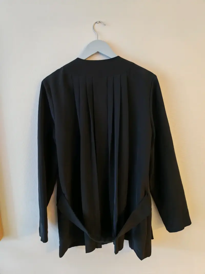 Blazer negro elegante - 4