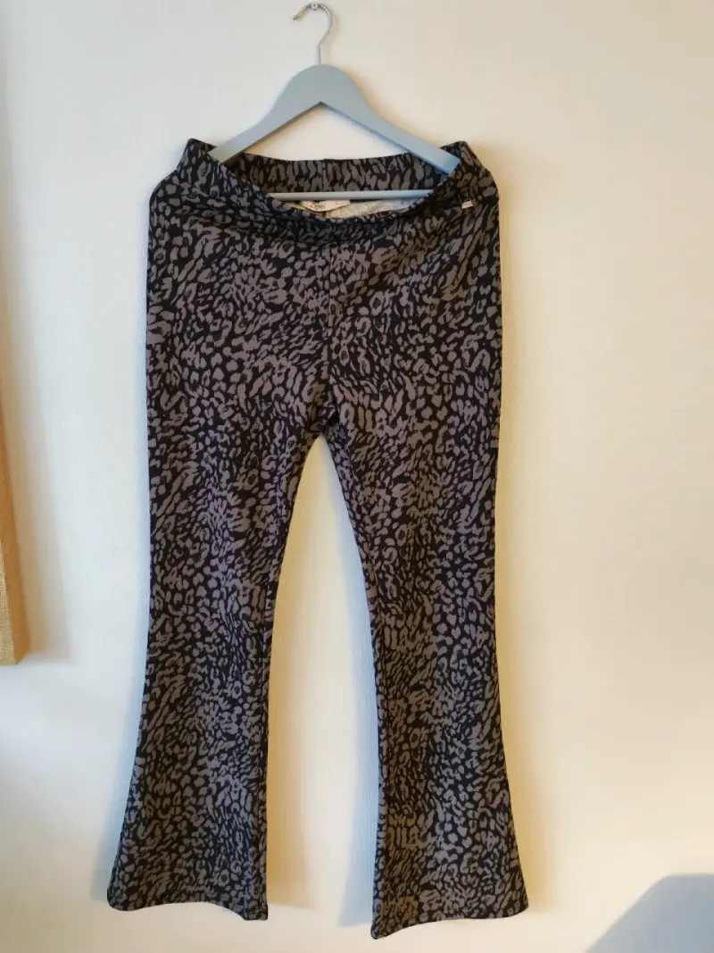 Pantalones acampanados - 1