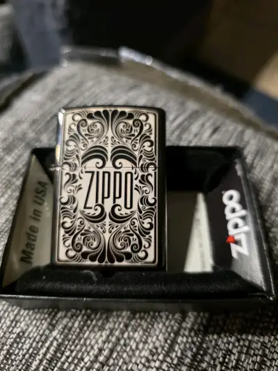 Encendedor Zippo diseño ornamental - miniatura 1