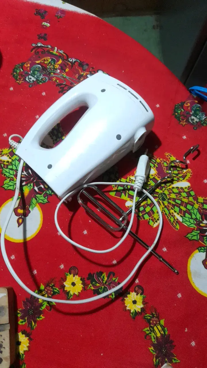 Batidora manual Ursus Trotter con accesorios - 2