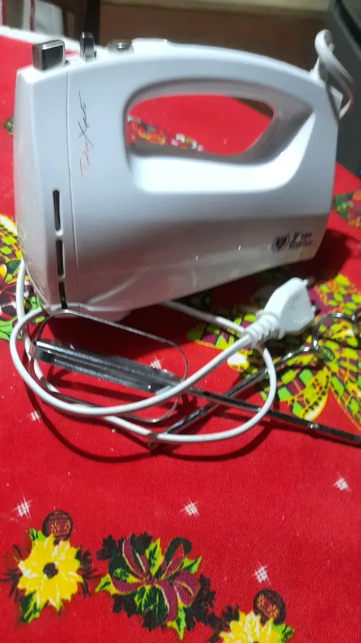 Batidora manual Ursus Trotter con accesorios - 3