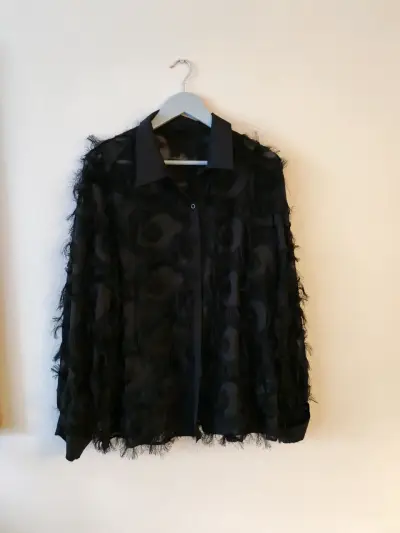 Blusa negra - miniatura 1