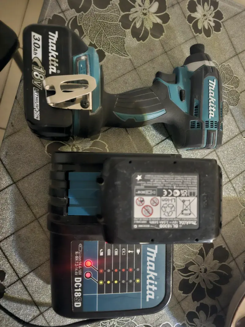 Taladro Atornillador Inalámbrico Makita 18V Car - 2