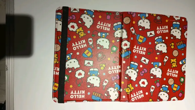 Tablet Lenovo con carcasa y teclado hello Kitty - 2