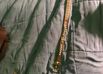 Collar de cuero con tachas - miniatura 2