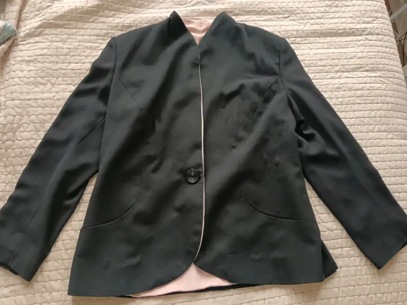 Elegante blazer negro para mujer