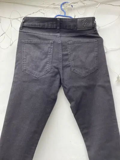 Jeans Gym King Skinny Fit Negro Tiro Medio Botones - miniatura 2