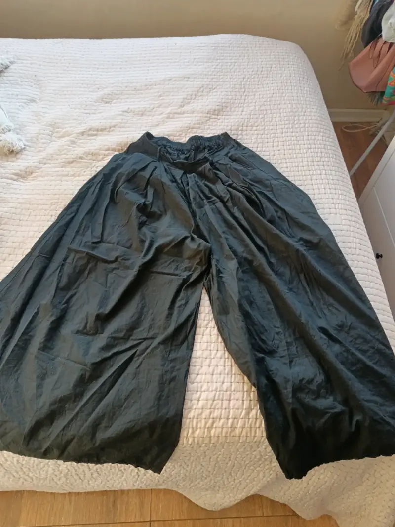 Pantalones anchos negros de mujer