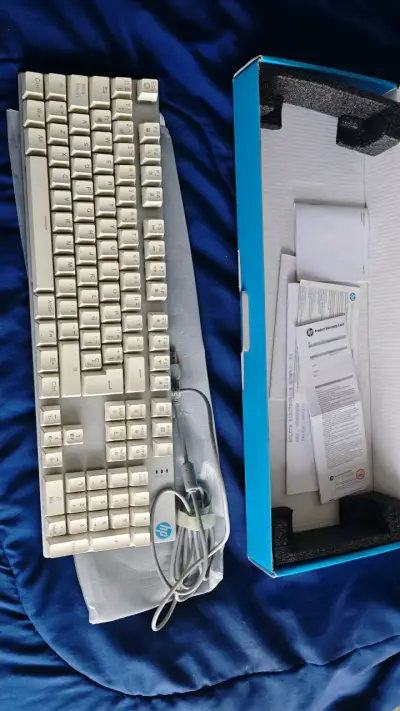 Teclado mecánico gamer HP GK400F USB blanco - miniatura 1