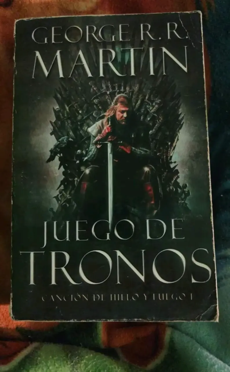 Libro Juego de Tronos de George R.R. Martin - 1