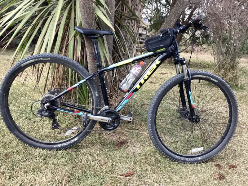 Bicicleta de montaña Trek con suspensión delantera - 1