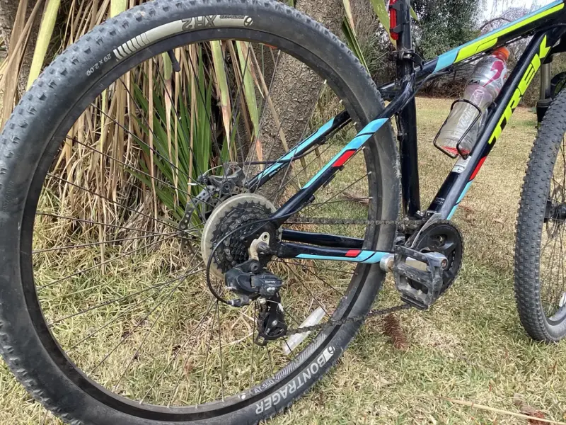 Bicicleta de montaña Trek con suspensión delantera - 6