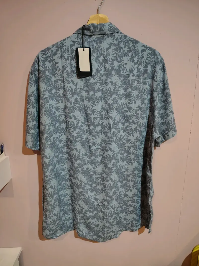Camisa estampada de hombre color gris - 2