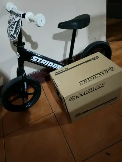 Bicicleta de equilibrio Strider Pro para niños - miniatura 1