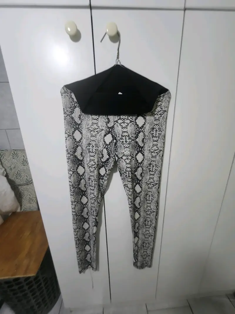 Pantalones de mujer con estampado de serpiente - 2