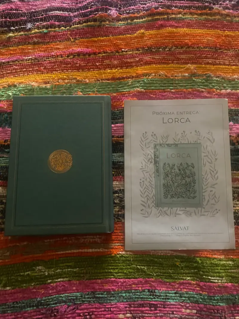 Libro de poemas esenciales de Gabriela Mistral - 2