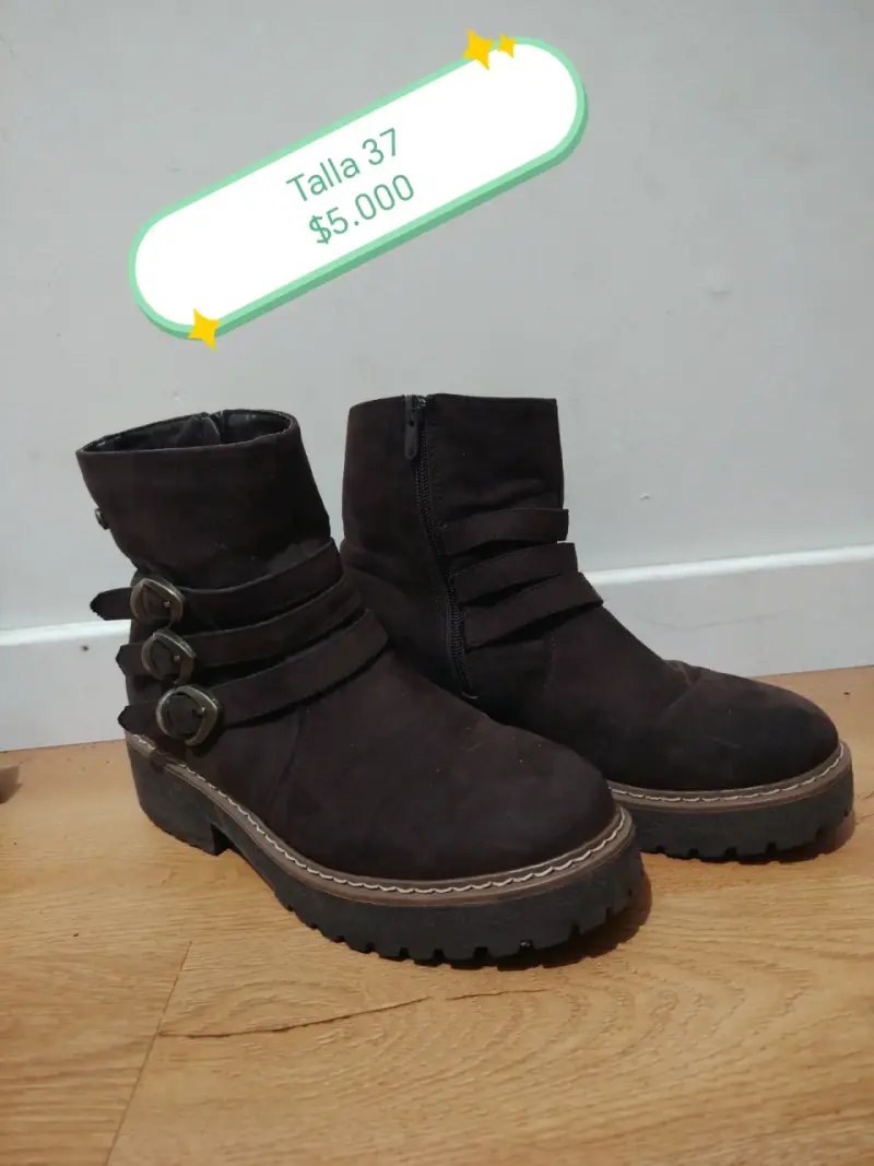 Botines cafe de gamuza con hebillas talla 37