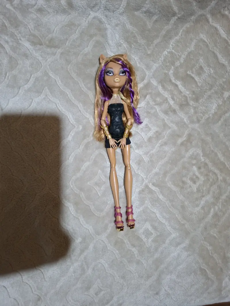 Muñeca mh clawdeen 13 deseos incompleta - 1