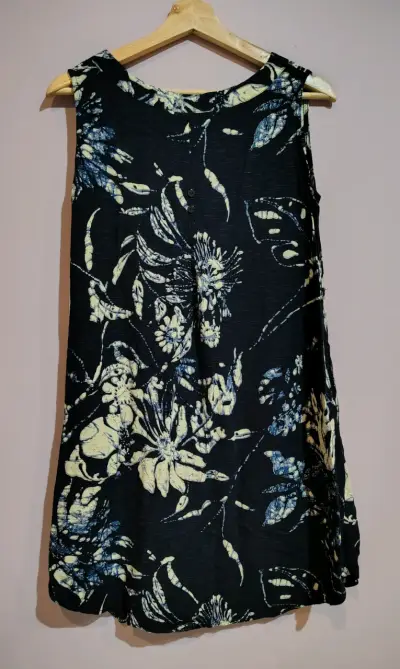 Vestido sin mangas floral Banana Republic - miniatura 2