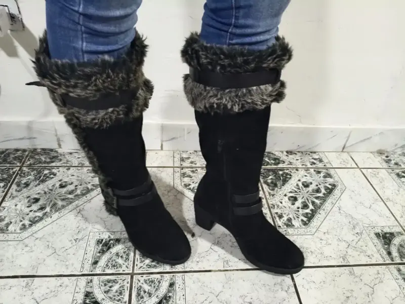 Botas negras de invierno con forro de piel sintética - 1