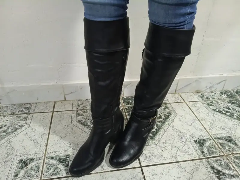 Botas negras de cuero para mujer con hebillas - 2