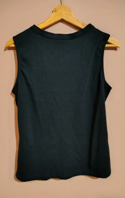 Polera sin mangas azul con detalles bordados - miniatura 2