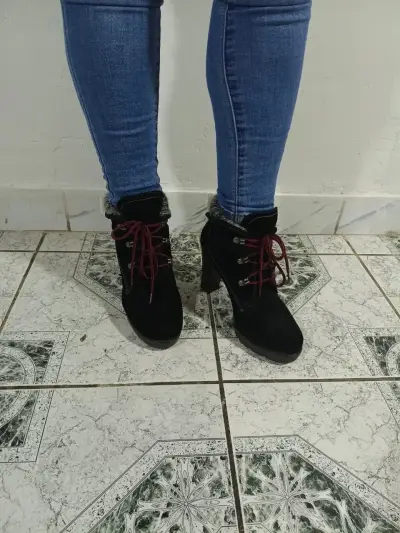 Botines de tacón alto negros con cordones - miniatura 1