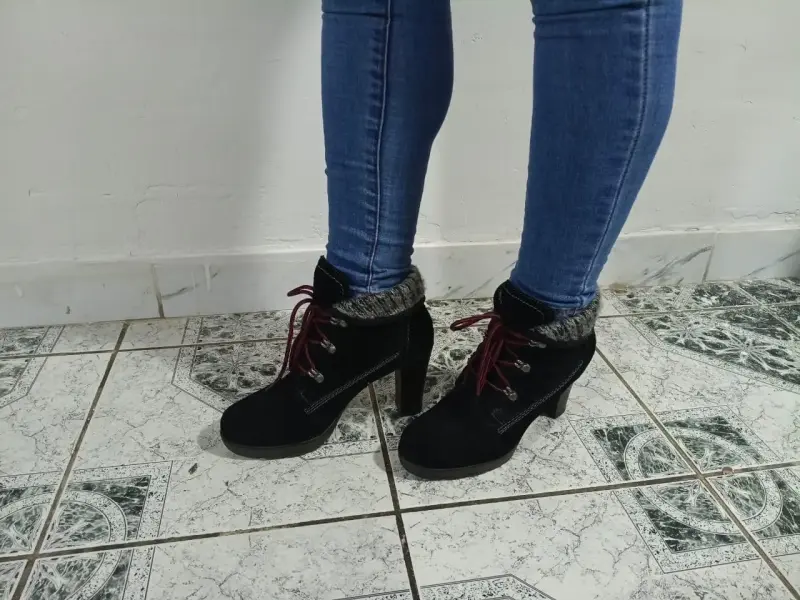 Botines de tacón alto negros con cordones - 2