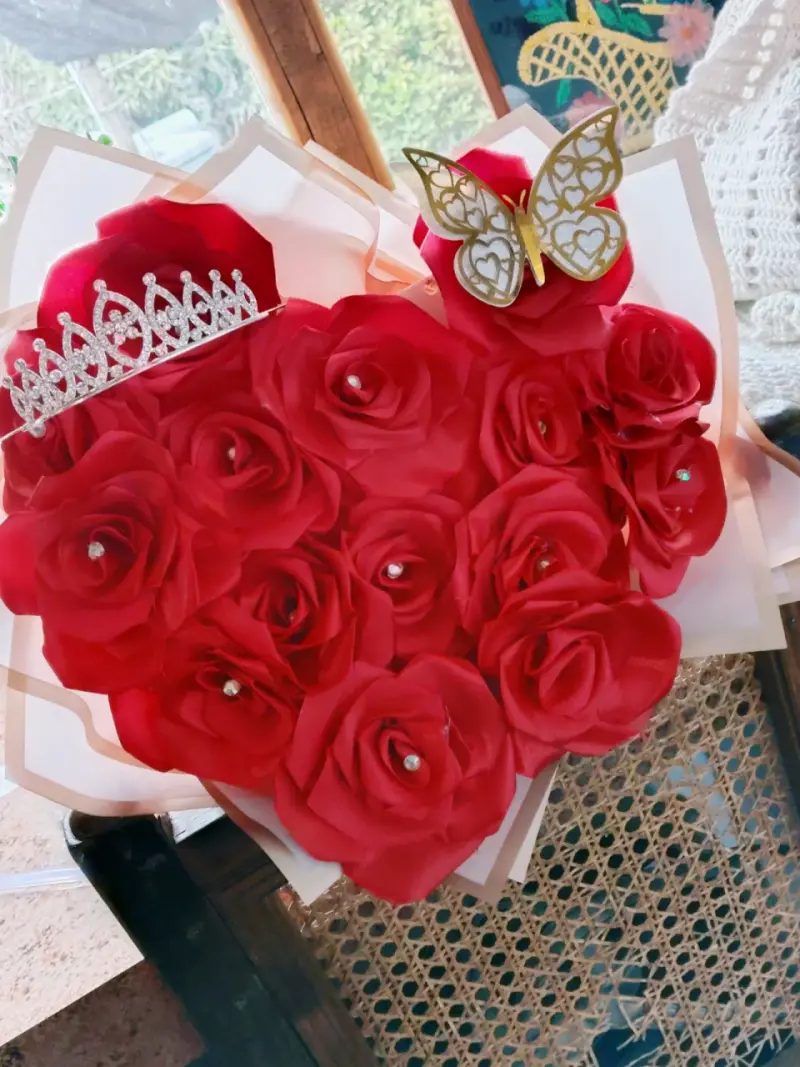 Ramo de rosas eternas 100% personalizados - 3