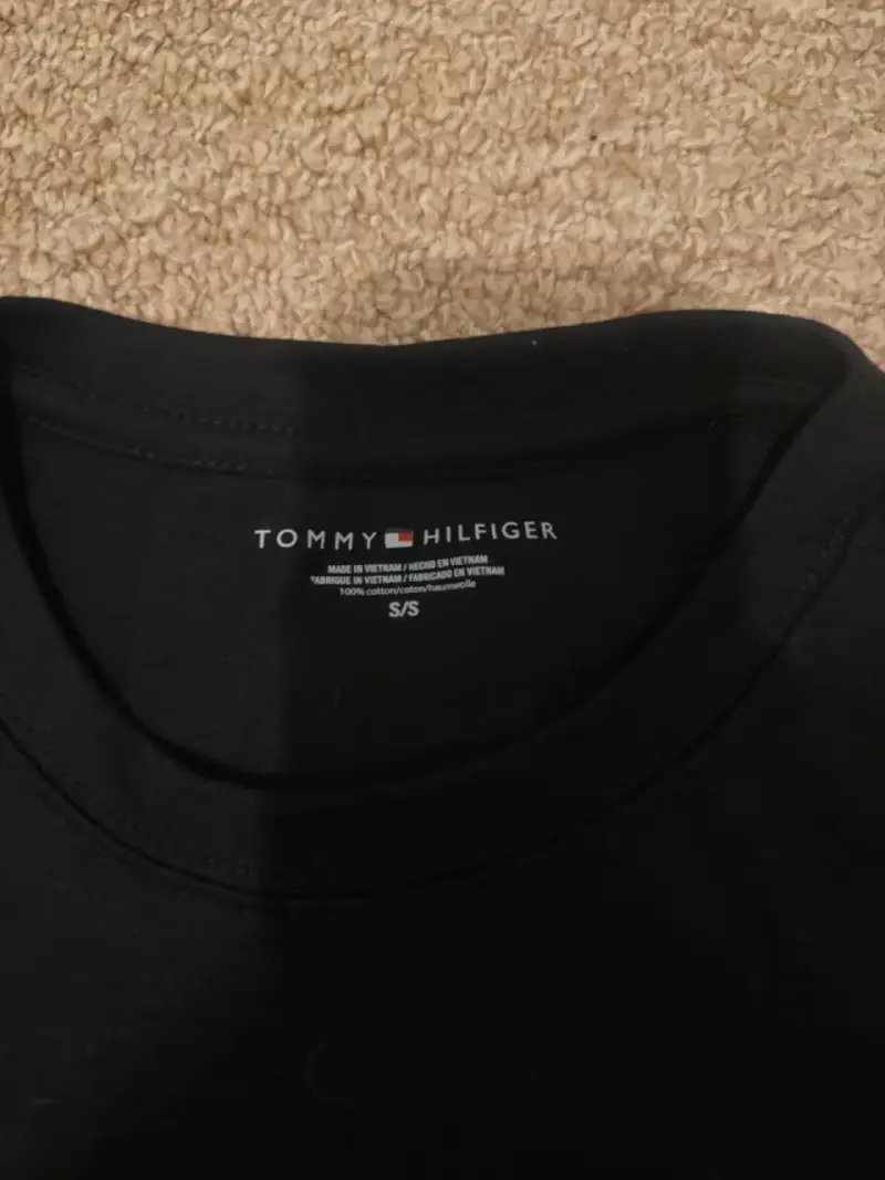 Polera negra Tommy Hilfiger para hombre - 3