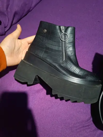 Botines negros de plataforma con cierre lateral - miniatura 3