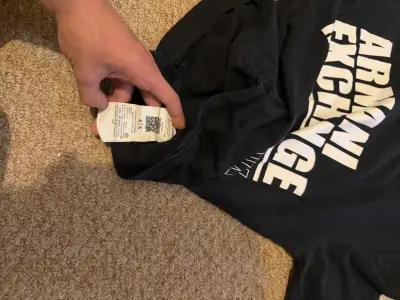 Polera Armani Exchange negra con logo - miniatura 4