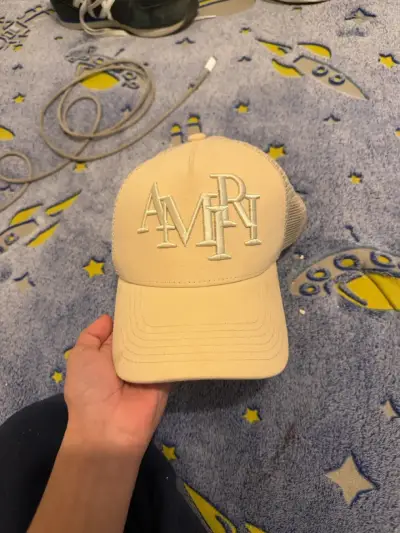 Gorra beige Amiri con logo bordado - miniatura 1