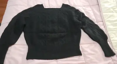 Suéter de lana negro para mujer - miniatura 1
