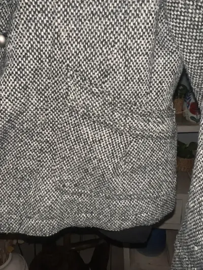 Blazer de mujer gris con botones decorativos - miniatura 4