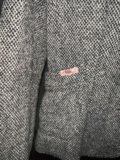 Blazer de mujer gris con botones decorativos - miniatura 5