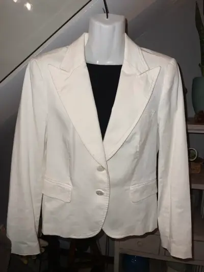 Blazer blanco elegante para mujer - miniatura 1