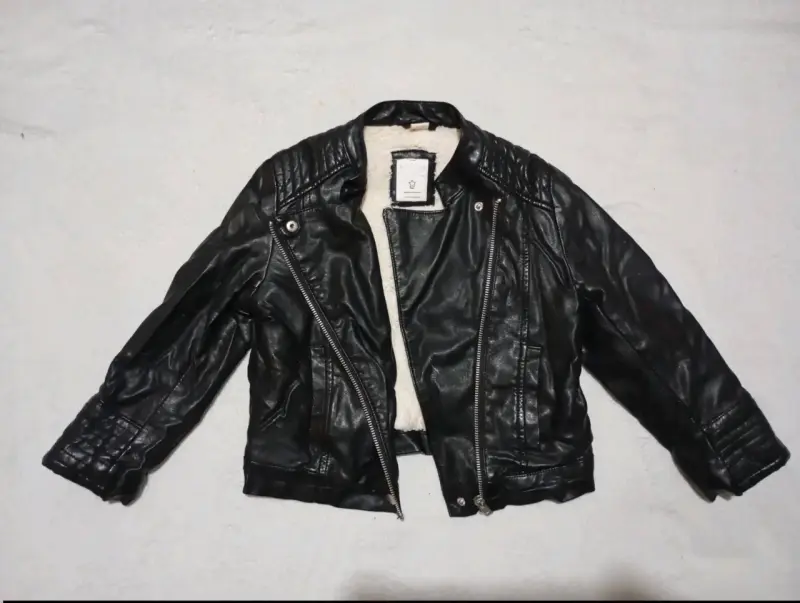 Chaqueta ecocuero negra niña con forro