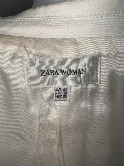 Blazer blanco elegante para mujer - miniatura 3