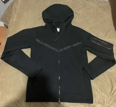 Polerón negro Nike Tech SS22 talla XS - miniatura 1