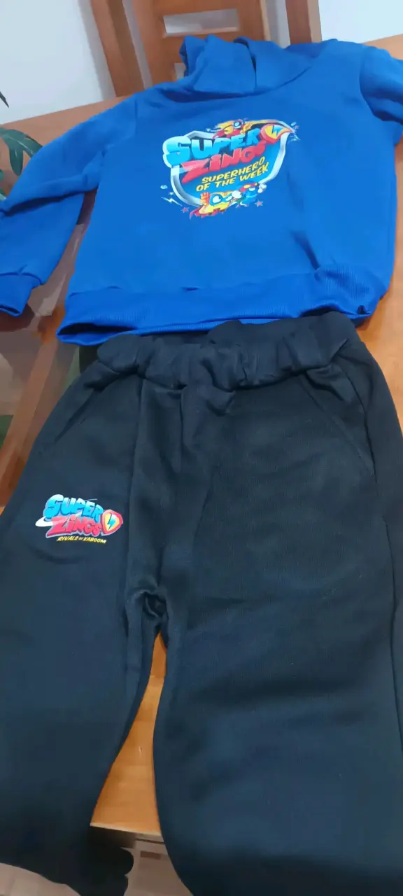 Conjunto de polerón y pantalón SuperZings para niños - 1
