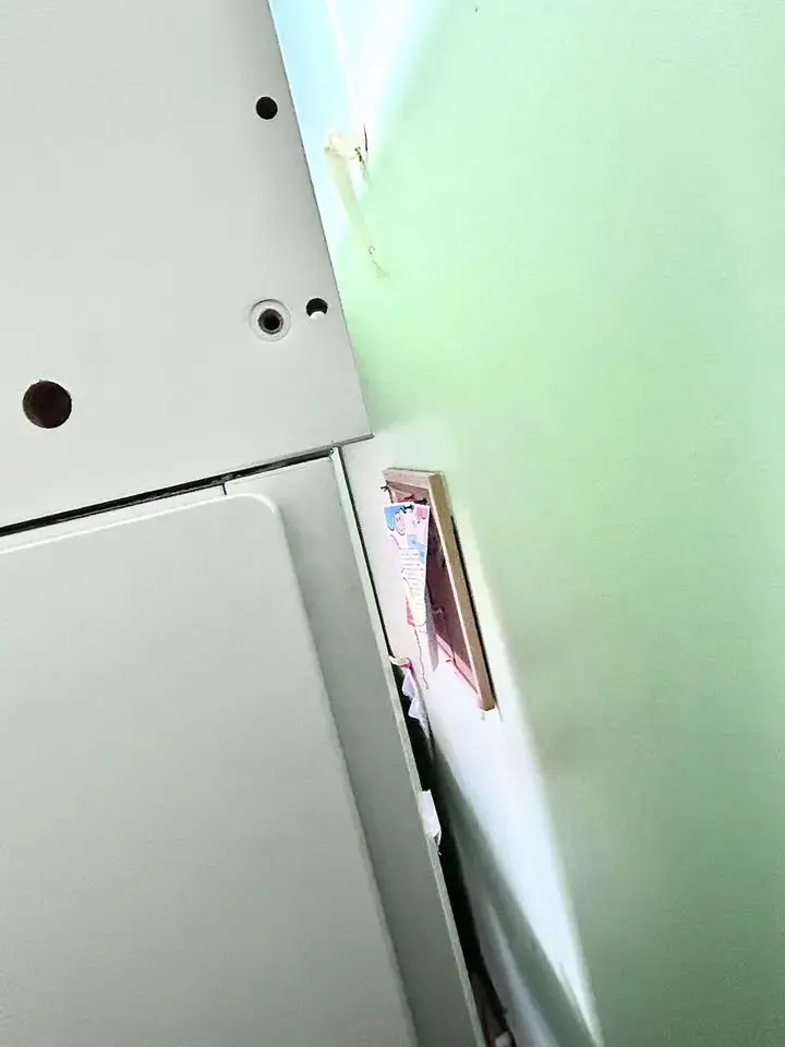 Cama alta con escritorio y closet SMASTAD Ikea - 5