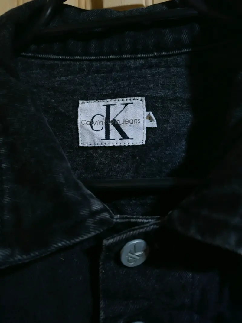 Chaqueta de mezclilla Calvin Klein negra - 3