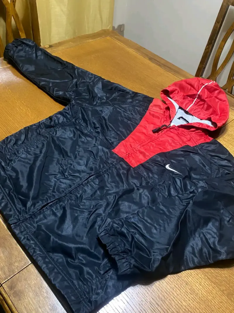 Chaqueta forrada Nike negra y roja talla S - 2