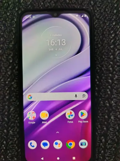 Smartphone Motorola con triple cámara - miniatura 2