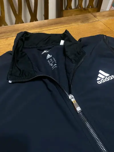 Chaqueta deportiva adidas talla M - miniatura 3